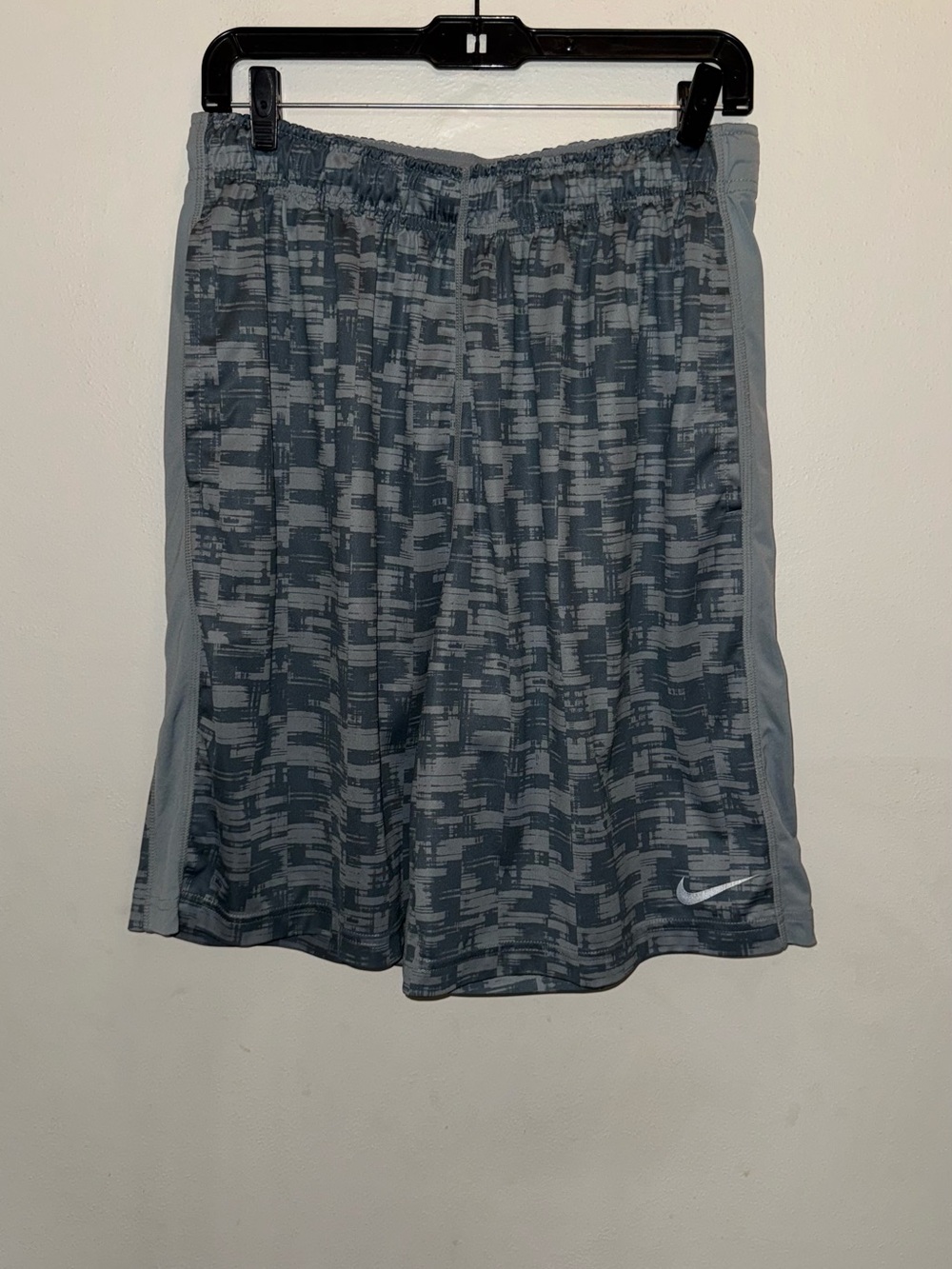 Nike DriFit Athletic Gray Basketball Shorts Men’s Size Large